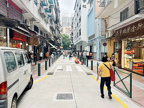 譚偉文：盡量減路面井蓋