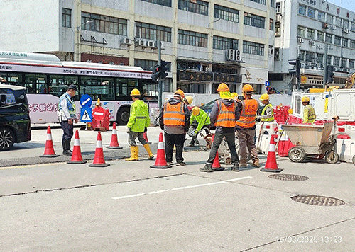 岑浩輝：政企合力穩就業