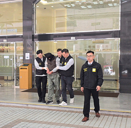 陳年毒癮男 拐杖運毒被捕